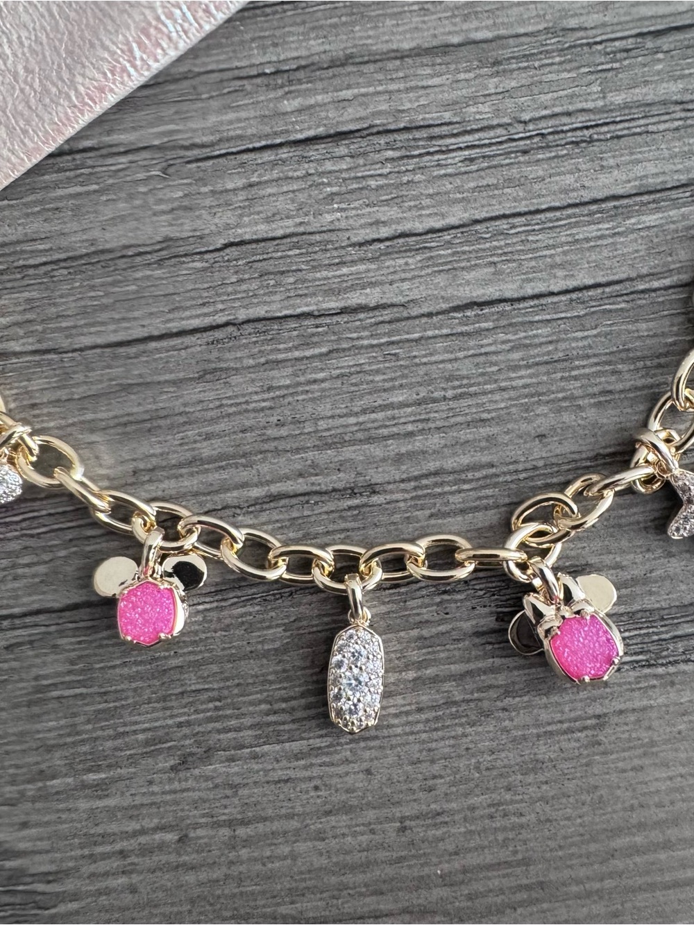 DISNEY X KENDRA SCOTT MICKEY & MINNIE MOUSE GOLD CHARM NECKLACE IRIDESCENT PINK - Picture 2 of 8